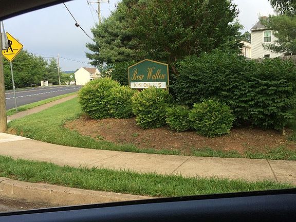 4th image of 451 Denning Ct
