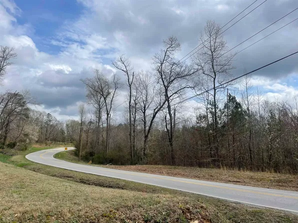 2286 E McIntosh Rd, Griffin, GA 30223