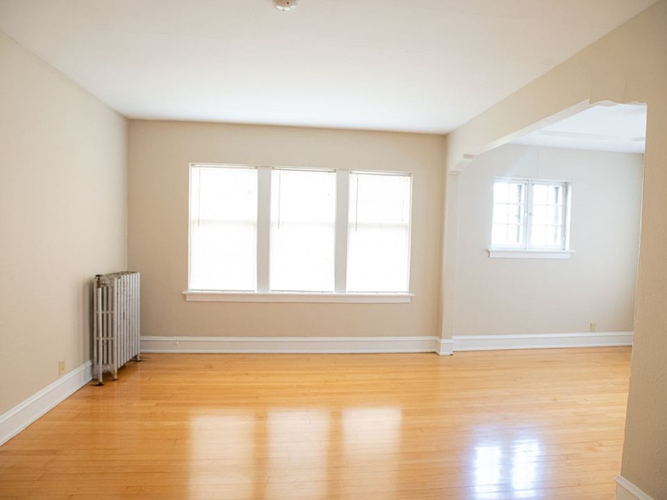 1st image of 1720 E Newton Ave APT 3