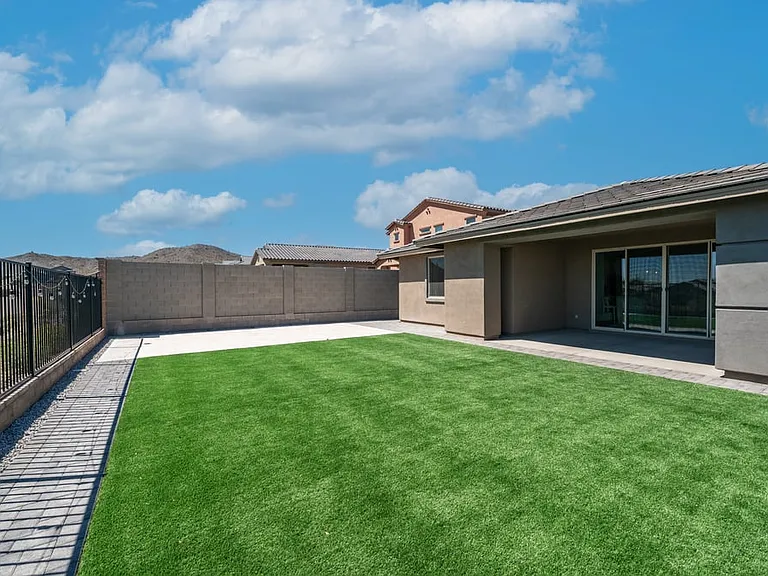13303 W Eagle Feather Rd — Photo 24