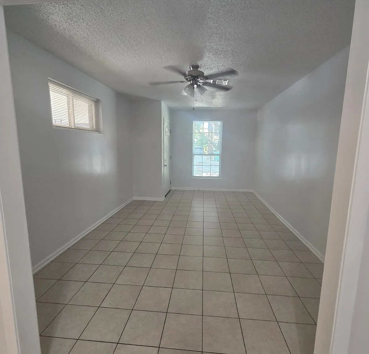 3 bed, 1350 sqft, $1,800 — Photo 3