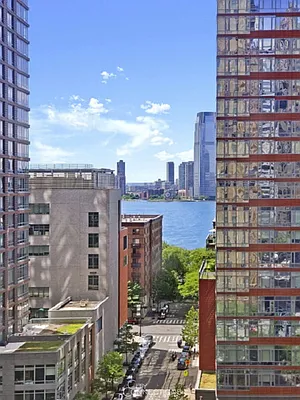 Rented by City Connections Realty | media 15