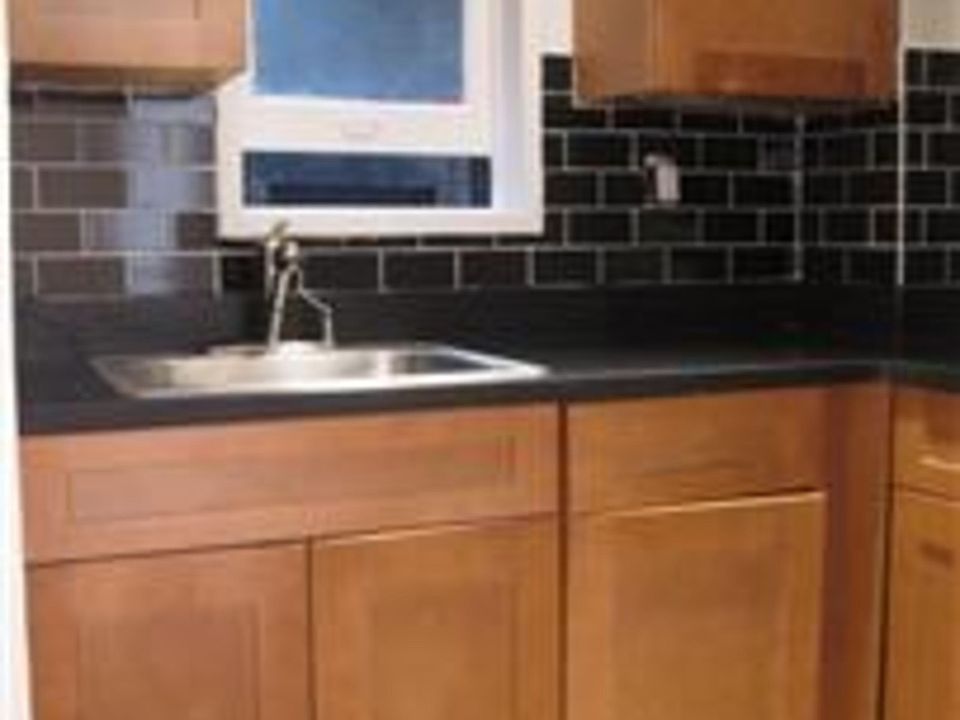 2nd image of 139 E 27th St APT 3B