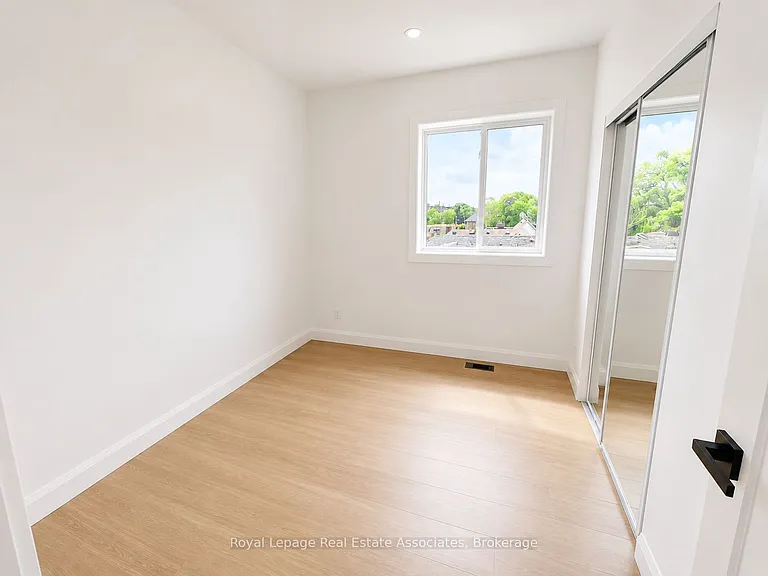 17 White Ave #5 — Photo 8