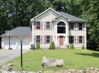 196 Sandlewood Dr, East Stroudsburg, PA 18301