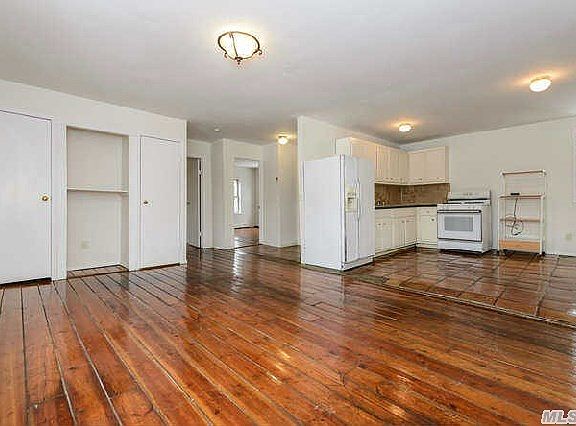 5th image of 10 Wilson Ave