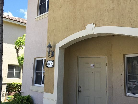 4th image of 3009 SE 15th Ave #3009