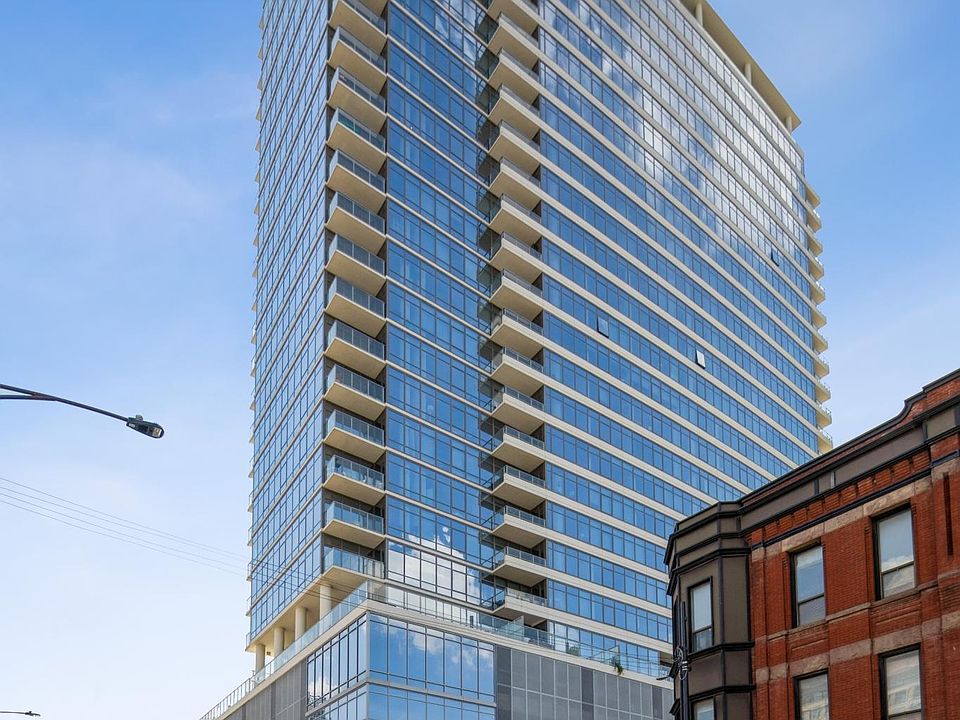 1st image of 830 N Orleans St #1413