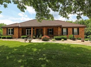 249 Loggers Trl, Fenton, MO 63026