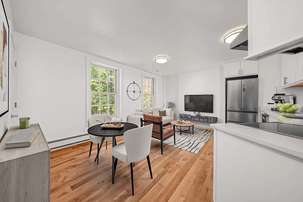 Building Photo - 43 Bethune St #1