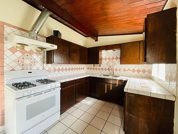 4th image of 5657 N Rockvale Ave