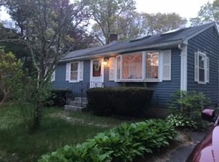 68 Algonquin St, Buzzards Bay, MA 02532