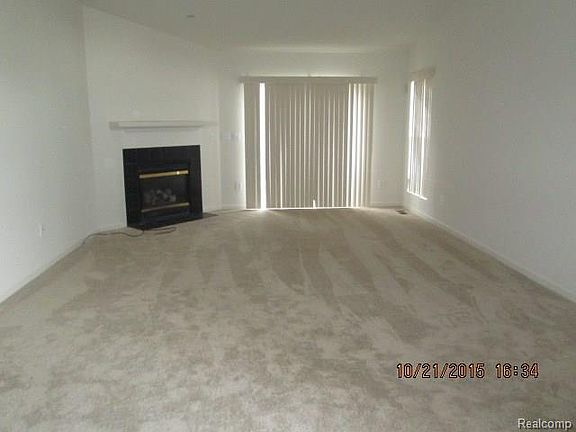 2nd image of 17588 Gateway Cir #1