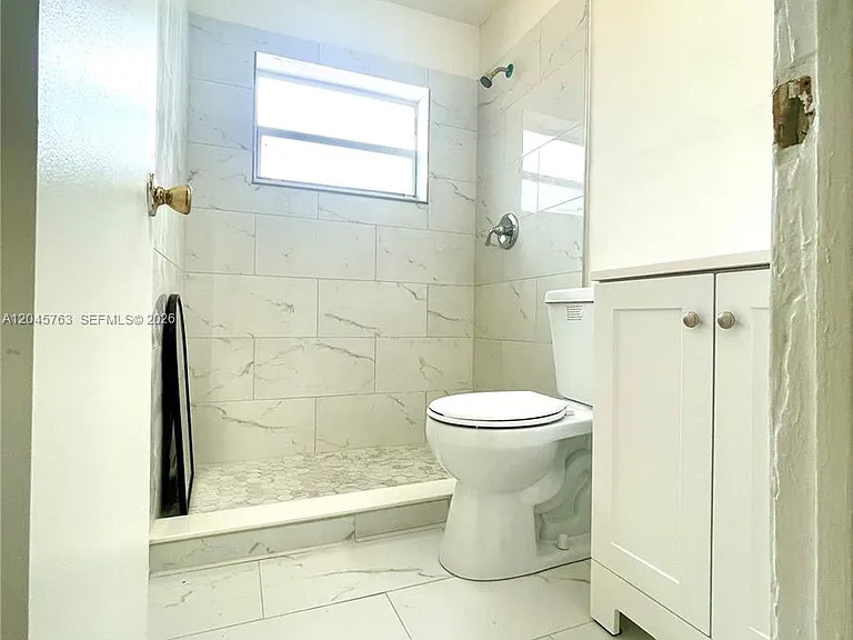 1004 SW 24th Ave #1 — Photo 14