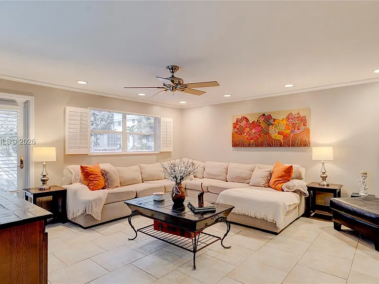 150 Azalea St — Photo 4