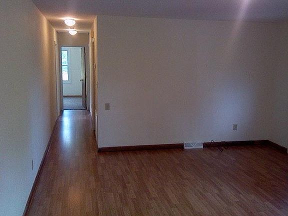 5th image of 3952 Bluebird Ln