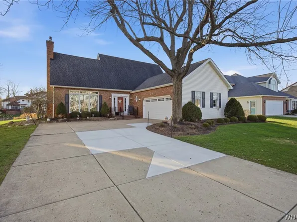 176 Sunburst Cir, East Amherst, NY 14051