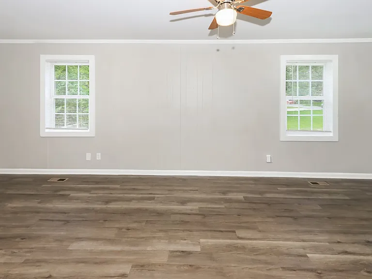 1542754_018_living_room_13062793.jpg