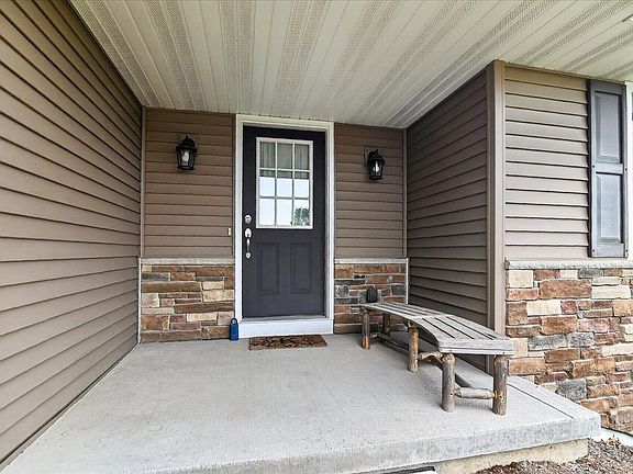4th image of 965 N Perry Pkwy