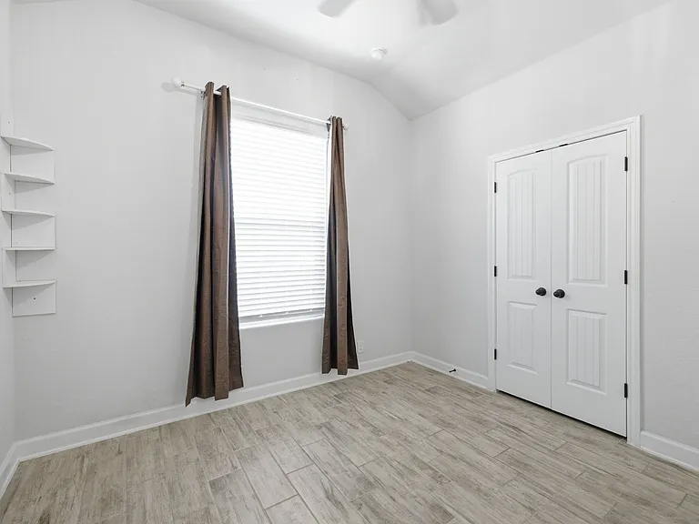 121 Wickersham — Photo 24