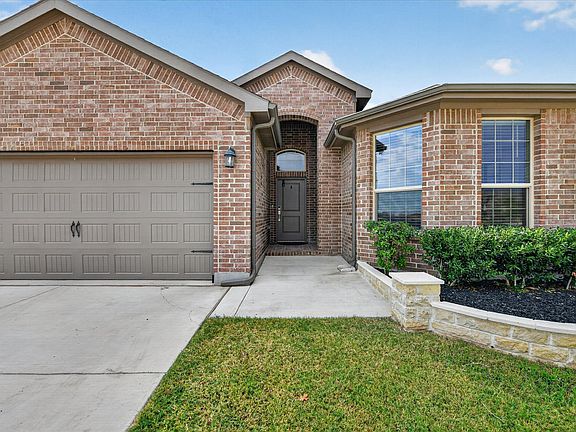 4th image of 1705 Chamaeleon Dr