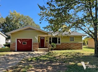 2140 N Kentwood Ave, Springfield, MO 65803