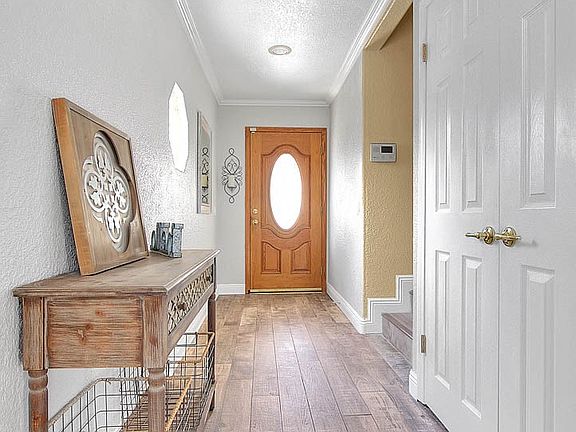 5th image of 14452 Harvey Ln