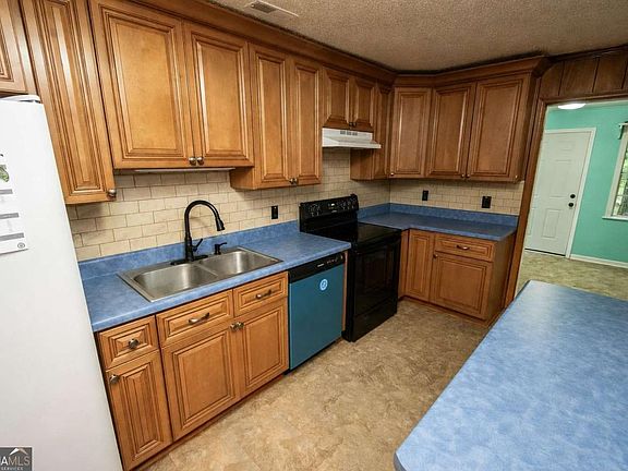 5th image of 155 Sardis Rd
