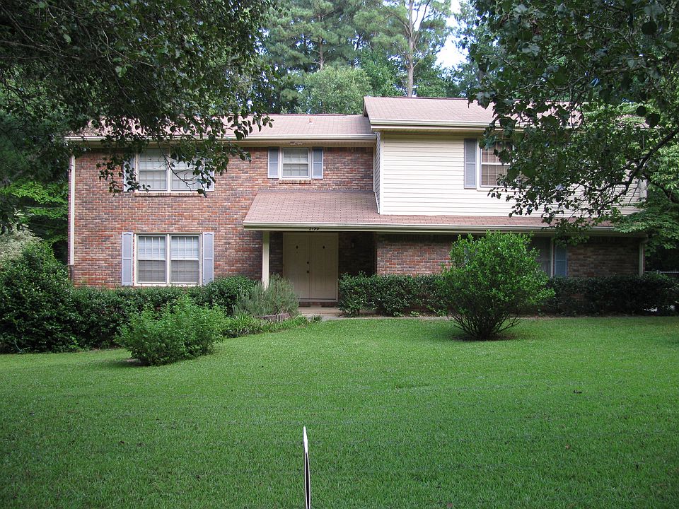 Front view of home