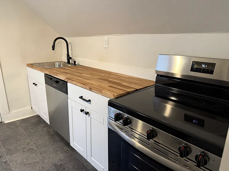 27 Meadow St #2 — Photo 3