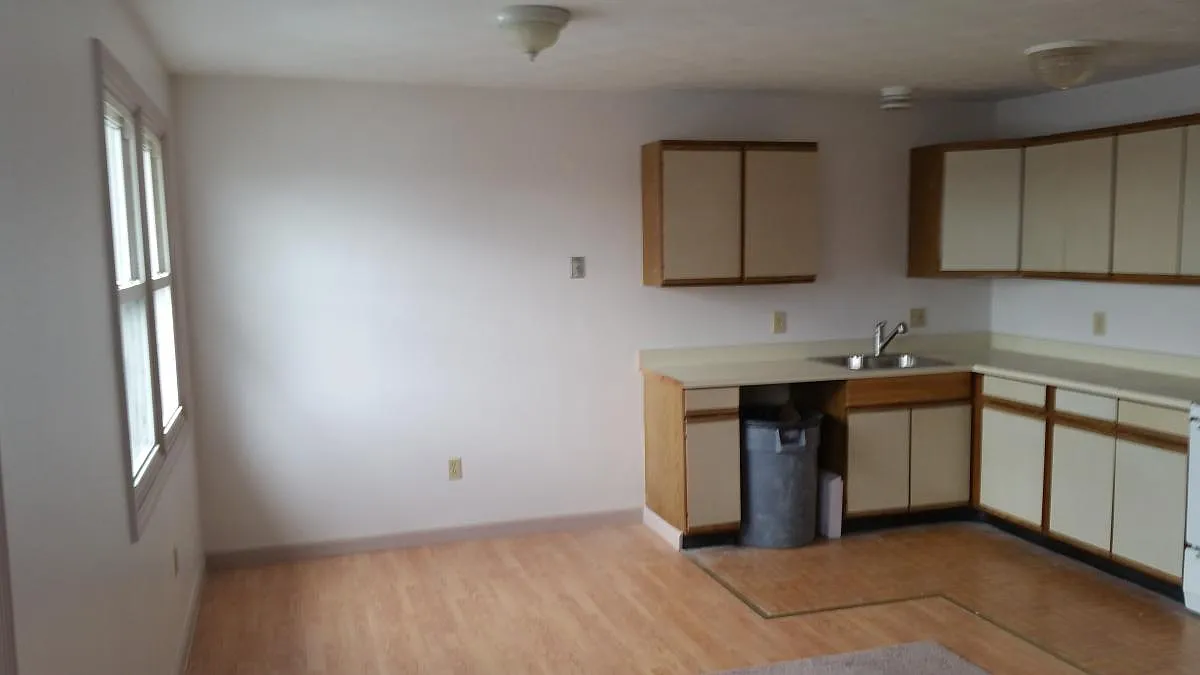 2 bed, 750 sqft, $1,800 — Photo 2