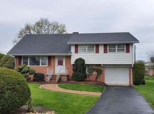 1120 Whitfield Ct, Reading, PA 19609