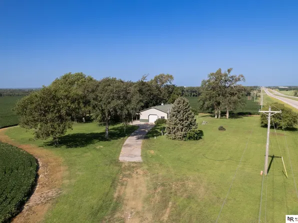 691 N 12th Rd, Palmyra, NE 68418