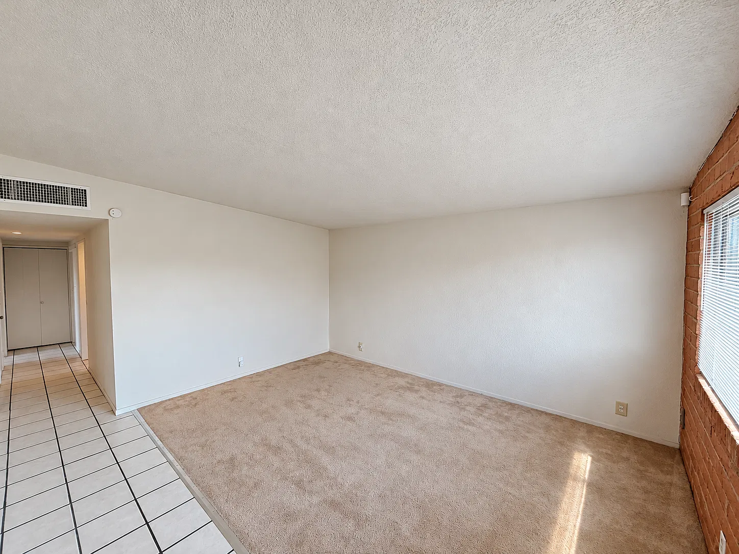 3 bed, 2.0 bath, 1158 sqft, $1,550 — Photo 4