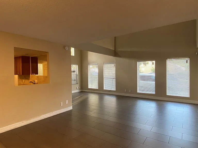 12625 Memorial Dr #61 — Photo 4