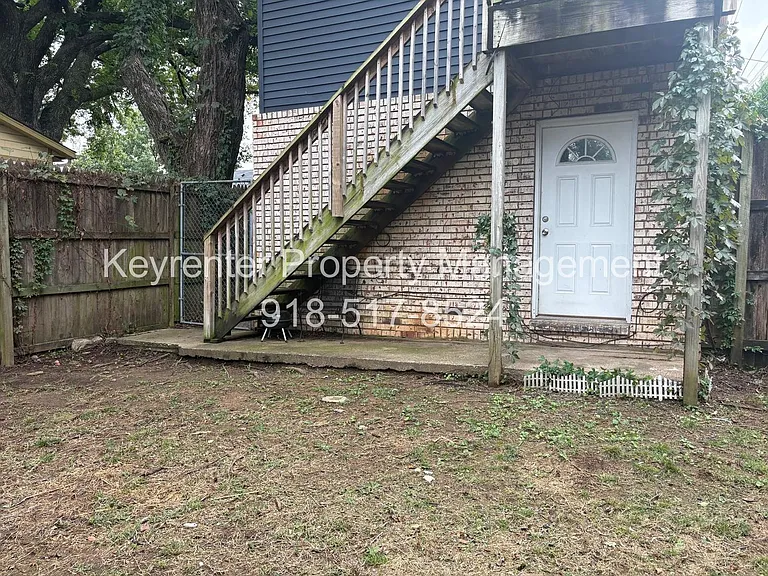 E 15th St Duplex — Photo 9