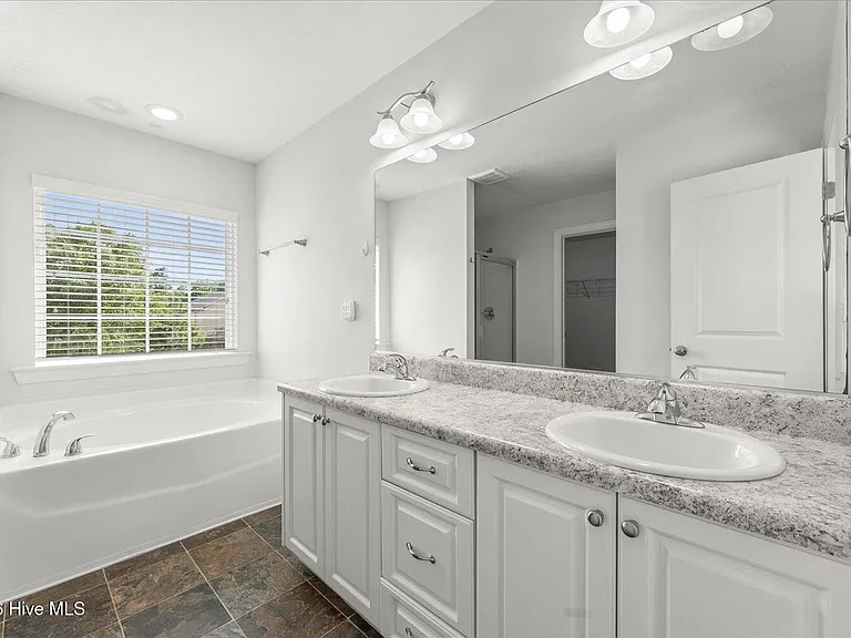 918 Williford Run Dr — Photo 14
