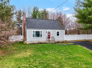 16 Treeland Dr, Walpole, MA 02081