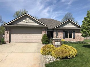 1514 Waynedale Dr, Garrett, IN 46738