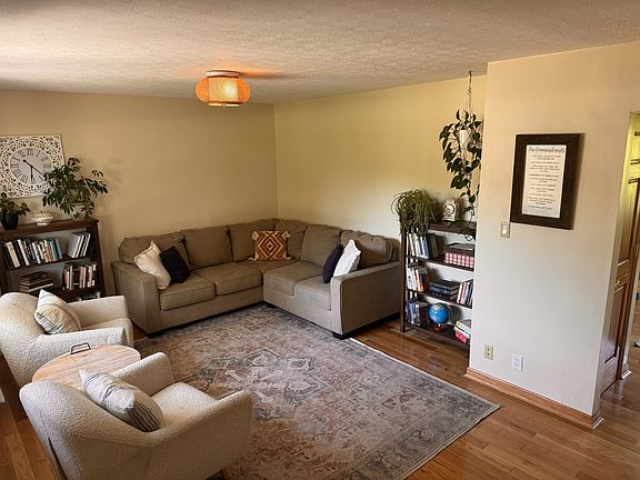 2nd image of 5506 Briarwood Dr