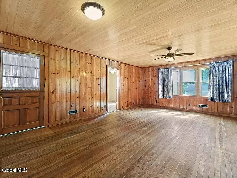 19 Buell Ave — Photo 11