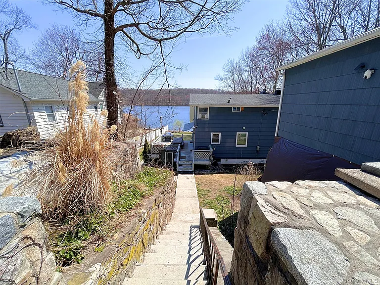 451 E Main St — Photo 3