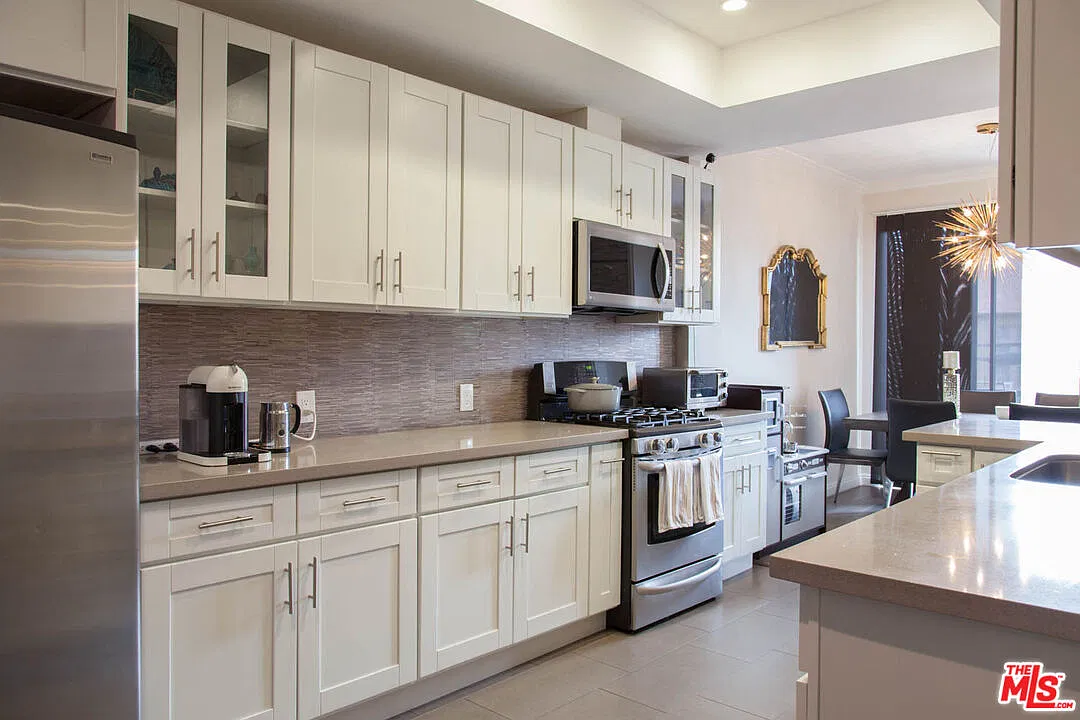 2 bed, 2.0 bath, 1475 sqft, $4,890 — Photo 1