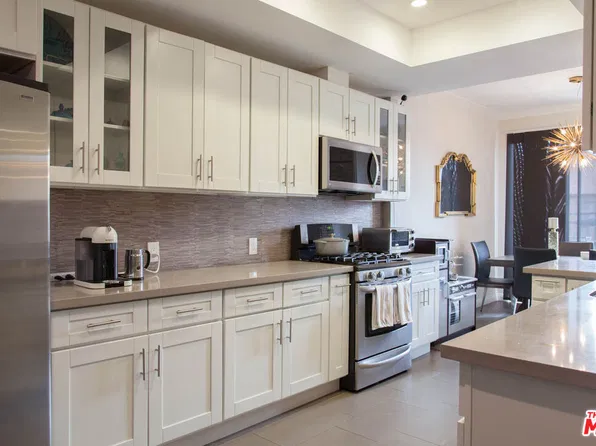 1271 Granville Ave APT 202, Los Angeles, CA 90025