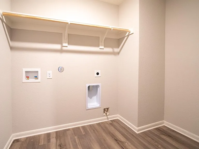 128 Emma Dr — Photo 27