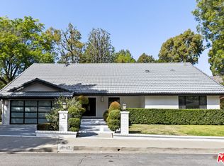 16167 Meadowcrest Rd, Sherman Oaks, CA 91403