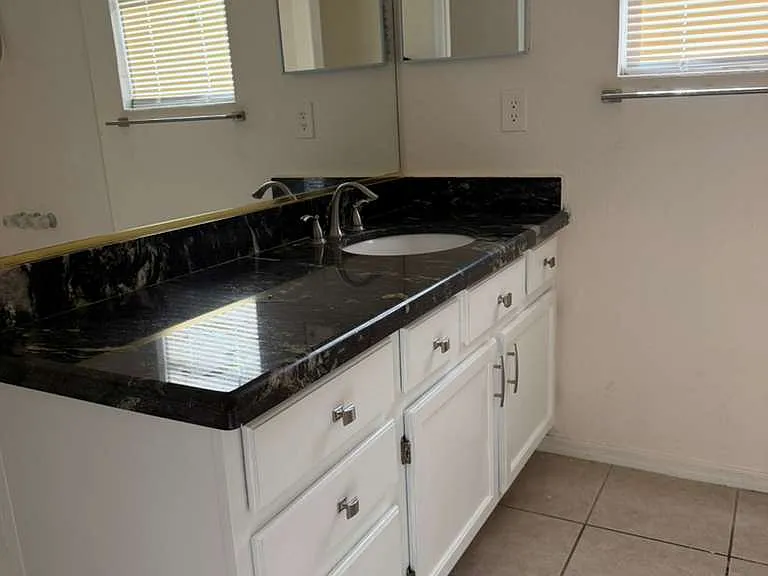 1181 W Chicago St — Photo 12