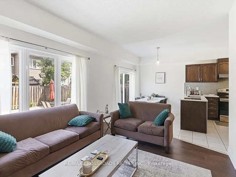 8 Culver Ln — Photo 15
