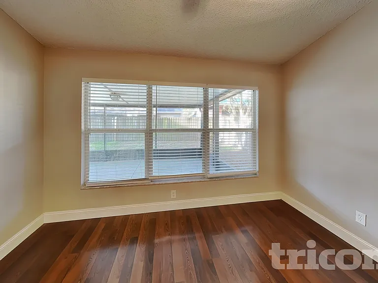1115 Hardwood Dr — Photo 7