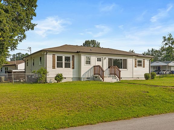 3rd image of 4625 Woodmore View Cir